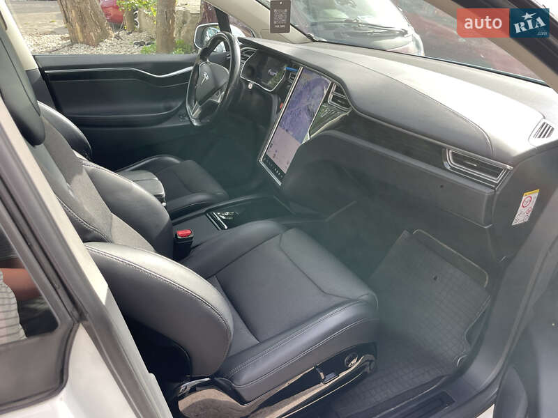 Внедорожник / Кроссовер Tesla Model X 2016 в Тернополе