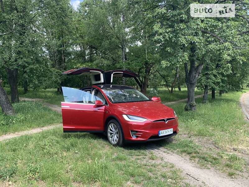 Позашляховик / Кросовер Tesla Model X 2018 в Києві