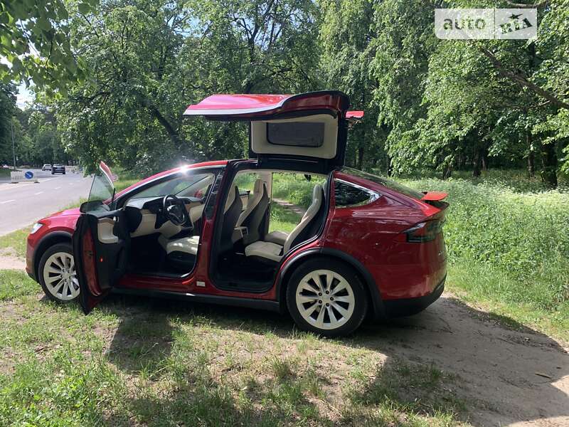 Позашляховик / Кросовер Tesla Model X 2018 в Києві