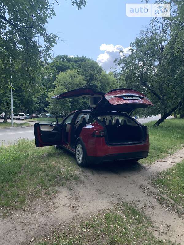 Позашляховик / Кросовер Tesla Model X 2018 в Києві