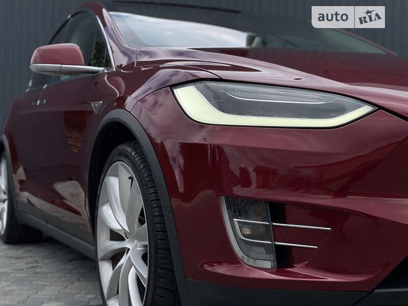 Позашляховик / Кросовер Tesla Model X 2016 в Стрию