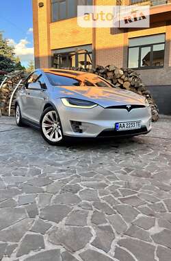 Позашляховик / Кросовер Tesla Model X 2016 в 