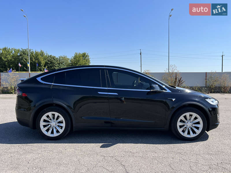 Позашляховик / Кросовер Tesla Model X 2017 в Вінниці