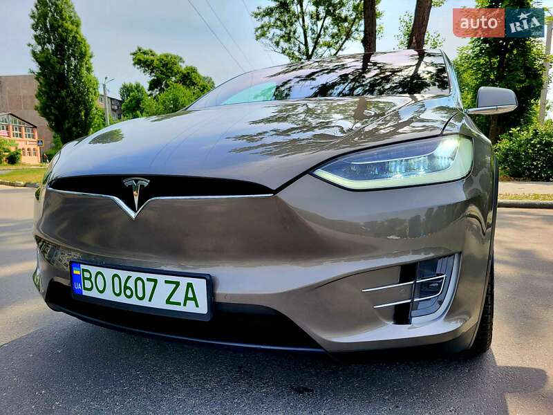 Позашляховик / Кросовер Tesla Model X 2016 в Харкові