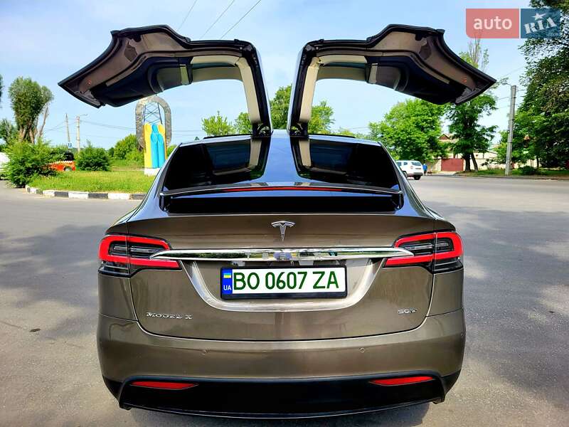 Позашляховик / Кросовер Tesla Model X 2016 в Харкові