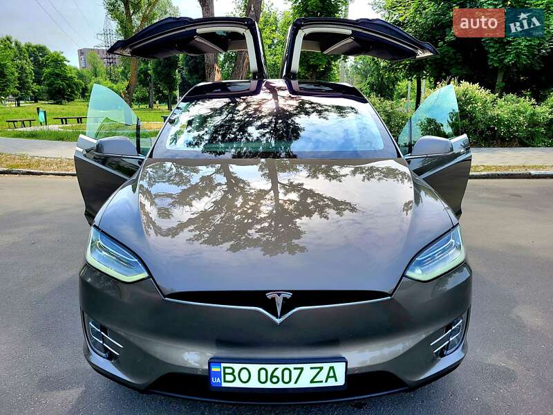 Позашляховик / Кросовер Tesla Model X 2016 в Харкові