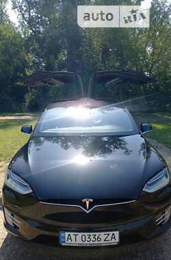 Позашляховик / Кросовер Tesla Model X 2017 в Коломиї