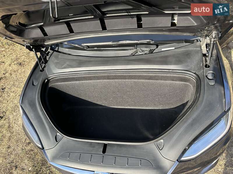 Позашляховик / Кросовер Tesla Model X 2020 в Дніпрі