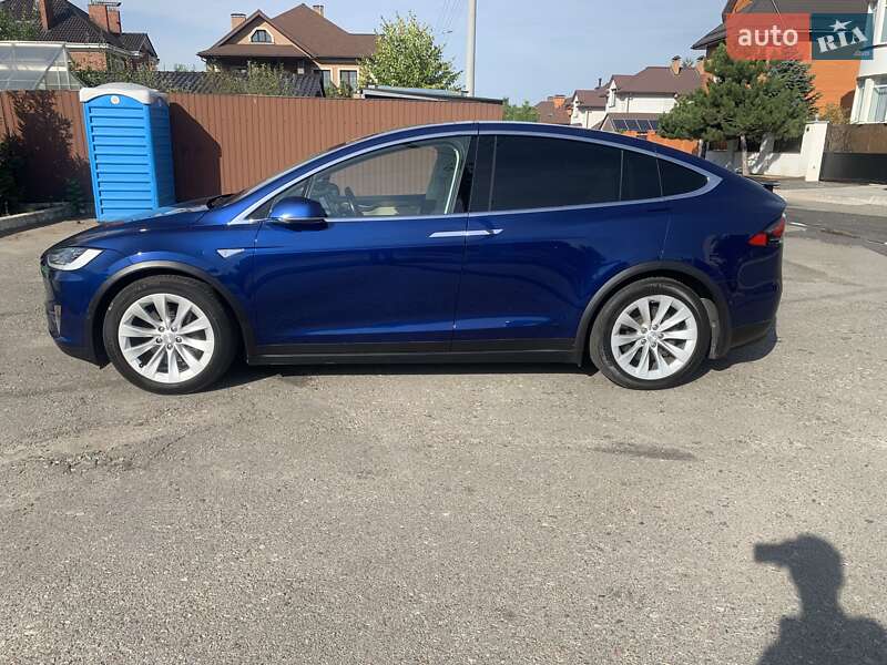 Позашляховик / Кросовер Tesla Model X 2016 в Києві