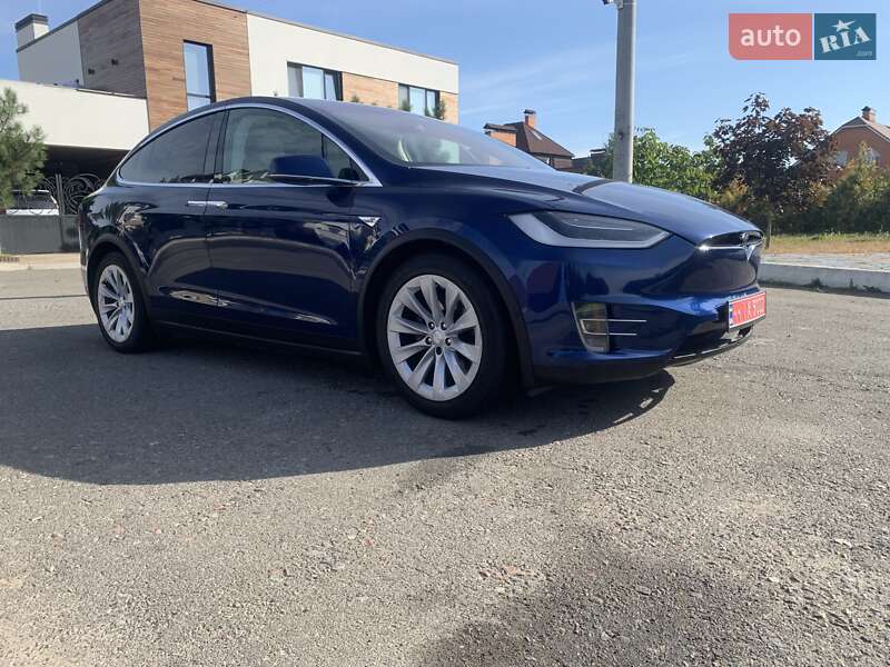 Позашляховик / Кросовер Tesla Model X 2016 в Києві