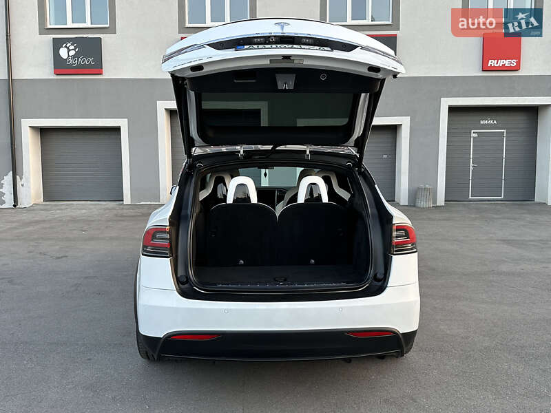 Внедорожник / Кроссовер Tesla Model X 2017 в Киеве