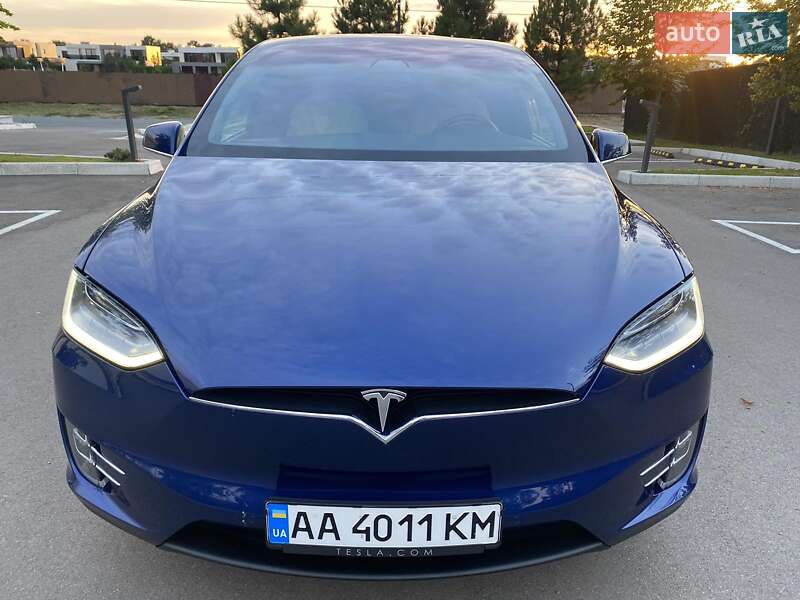 Внедорожник / Кроссовер Tesla Model X 2019 в Киеве