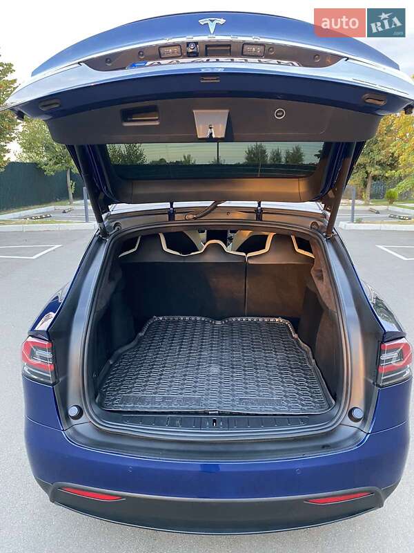 Внедорожник / Кроссовер Tesla Model X 2019 в Киеве