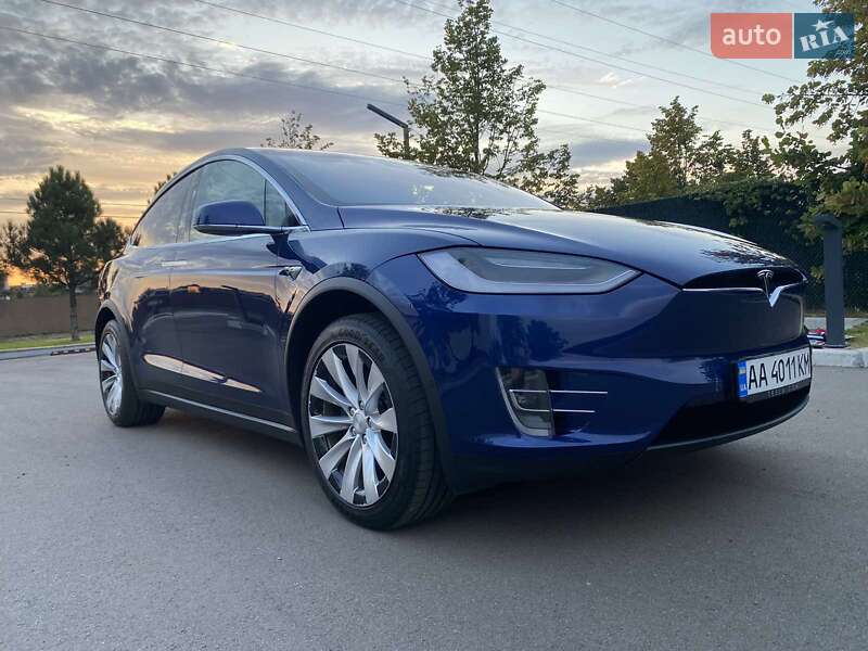 Внедорожник / Кроссовер Tesla Model X 2019 в Киеве