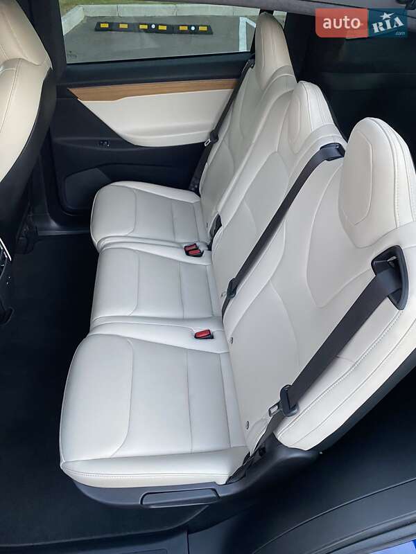 Внедорожник / Кроссовер Tesla Model X 2019 в Киеве