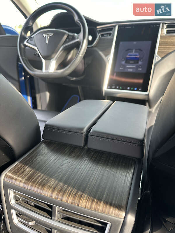 Внедорожник / Кроссовер Tesla Model X 2016 в Одессе