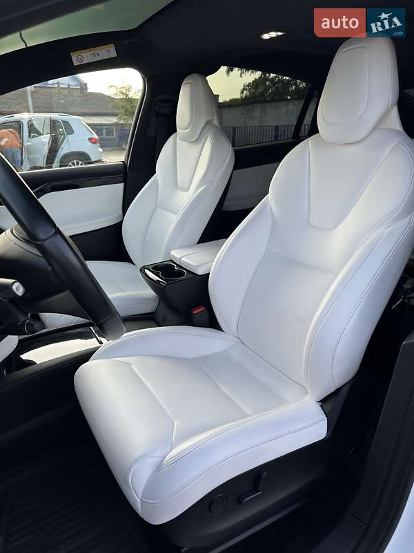 Позашляховик / Кросовер Tesla Model X 2018 в Тернополі
