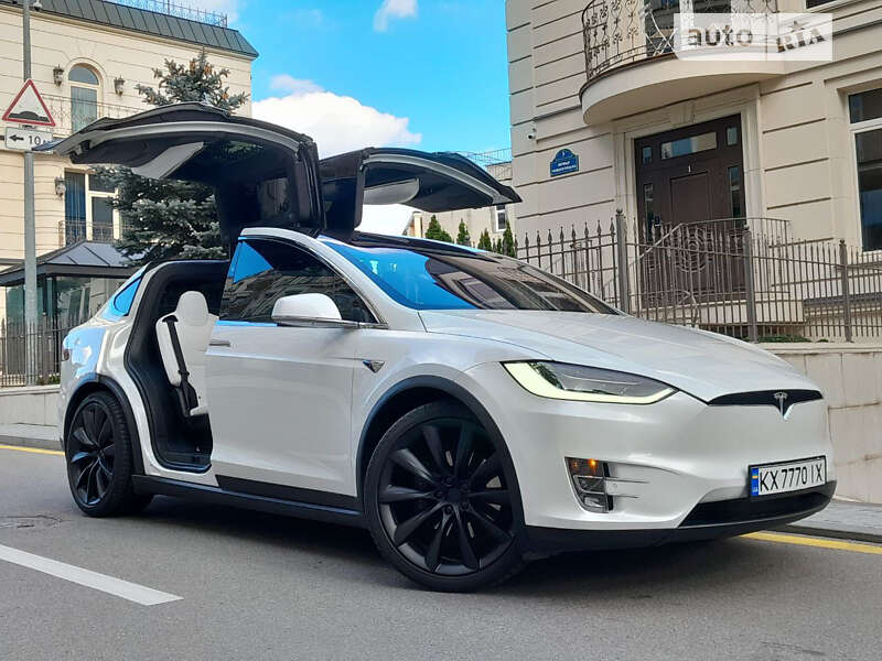 Позашляховик / Кросовер Tesla Model X 2019 в Києві