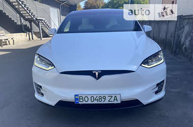 Позашляховик / Кросовер Tesla Model X 2018 в Тернополі