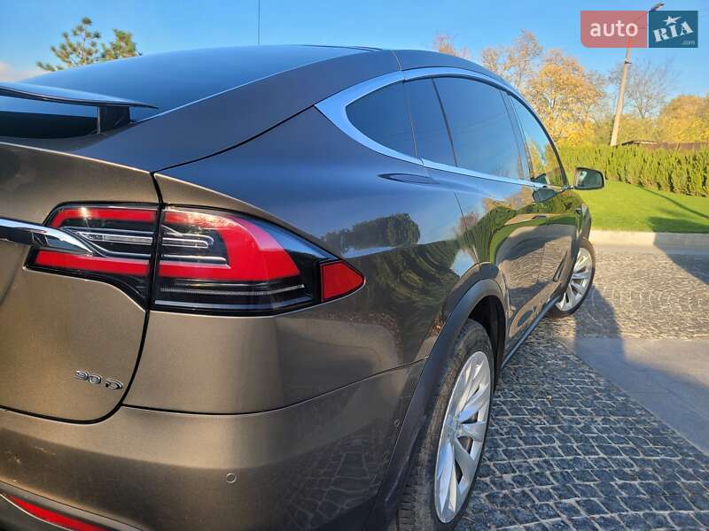 Внедорожник / Кроссовер Tesla Model X 2016 в Днепре