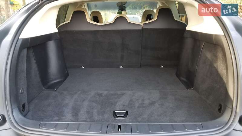 Внедорожник / Кроссовер Tesla Model X 2016 в Днепре