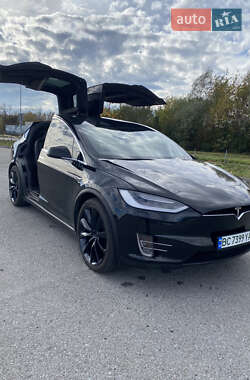 Позашляховик / Кросовер Tesla Model X 2016 в 