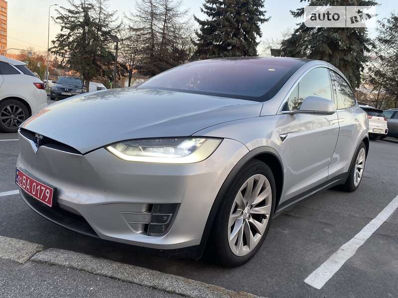 Позашляховик / Кросовер Tesla Model X 2018 в Вінниці