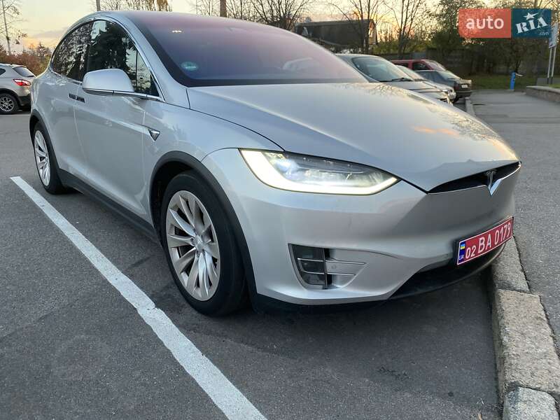 Позашляховик / Кросовер Tesla Model X 2018 в Вінниці
