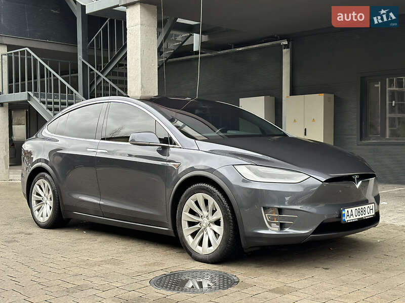 Позашляховик / Кросовер Tesla Model X 2016 в Львові