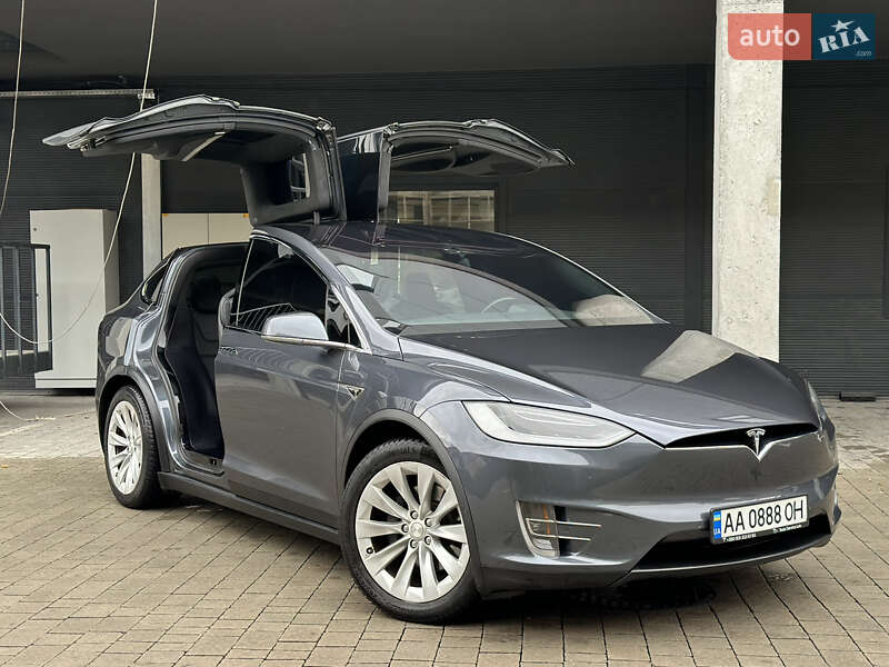 Позашляховик / Кросовер Tesla Model X 2016 в Львові