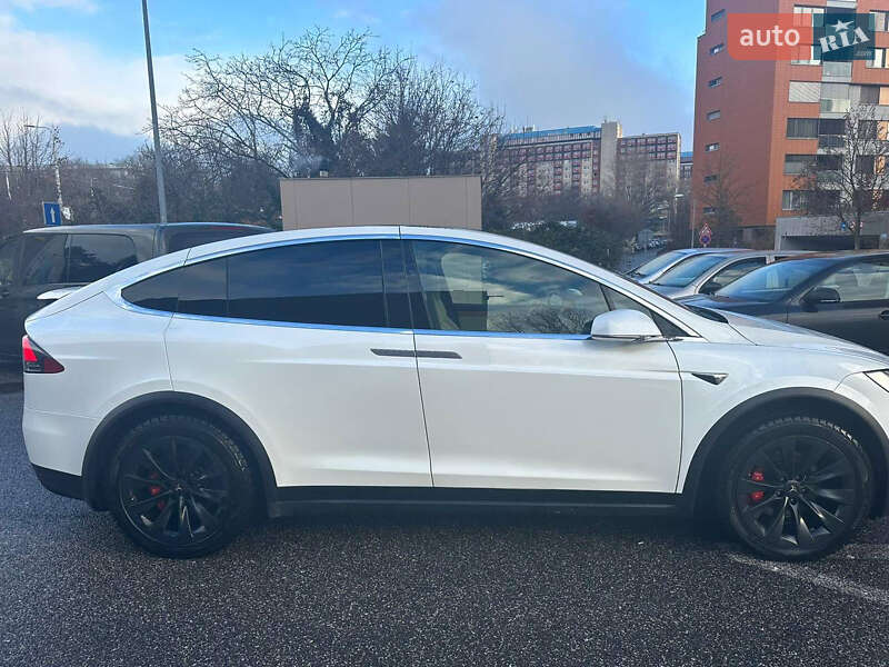 Позашляховик / Кросовер Tesla Model X 2019 в Києві