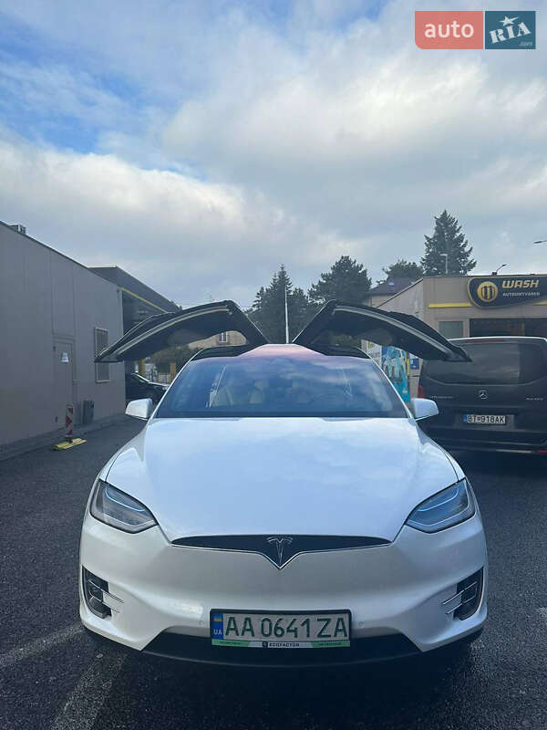 Позашляховик / Кросовер Tesla Model X 2019 в Києві