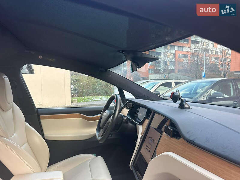 Позашляховик / Кросовер Tesla Model X 2019 в Києві