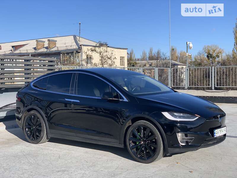 Позашляховик / Кросовер Tesla Model X 2018 в Києві