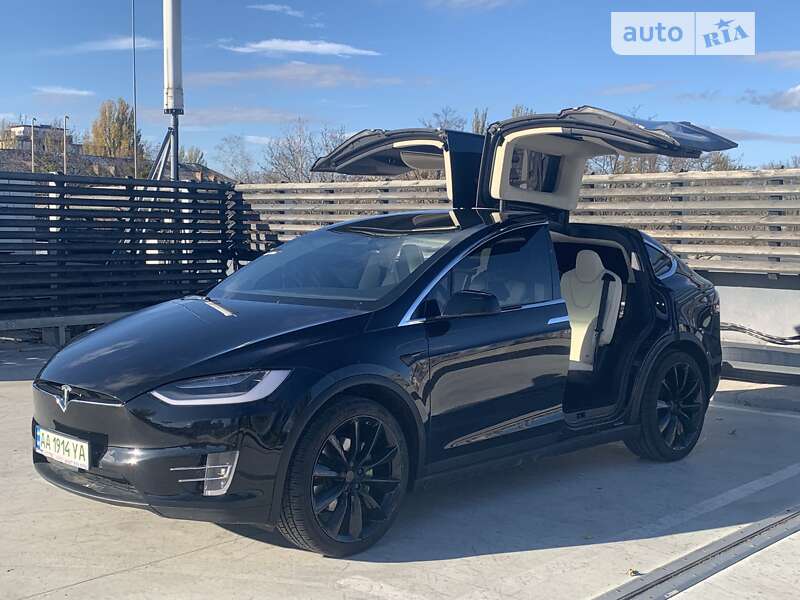 Позашляховик / Кросовер Tesla Model X 2018 в Києві
