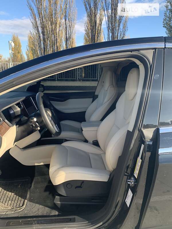 Позашляховик / Кросовер Tesla Model X 2018 в Києві