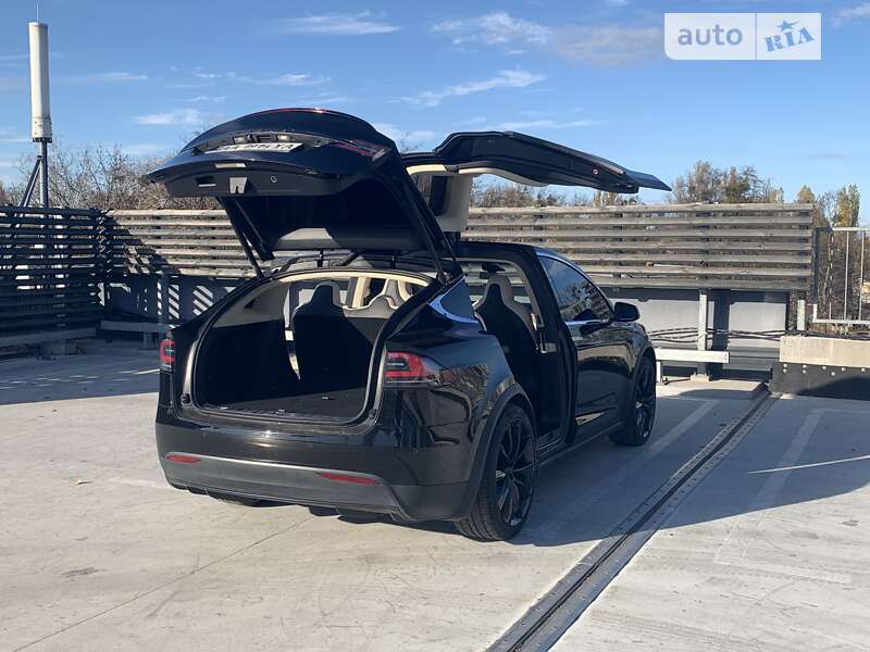 Позашляховик / Кросовер Tesla Model X 2018 в Києві