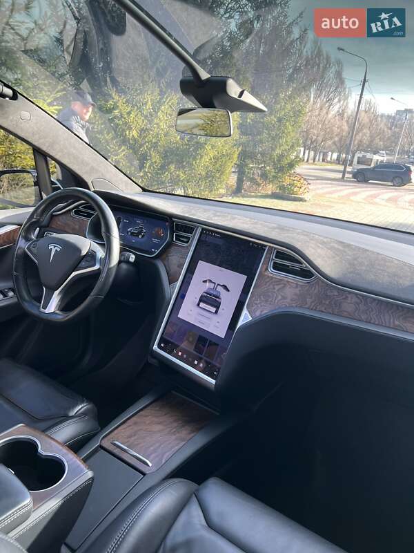 Позашляховик / Кросовер Tesla Model X 2017 в Запоріжжі