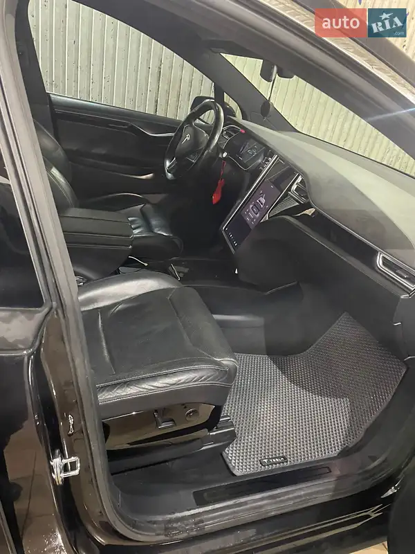Внедорожник / Кроссовер Tesla Model X 2016 в 