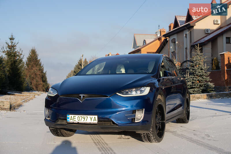 Позашляховик / Кросовер Tesla Model X 2017 в Дніпрі