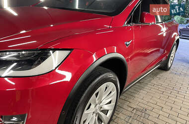 Позашляховик / Кросовер Tesla Model X 2017 в 