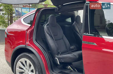 Позашляховик / Кросовер Tesla Model X 2017 в 