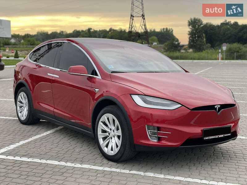 Позашляховик / Кросовер Tesla Model X 2017 в Львові