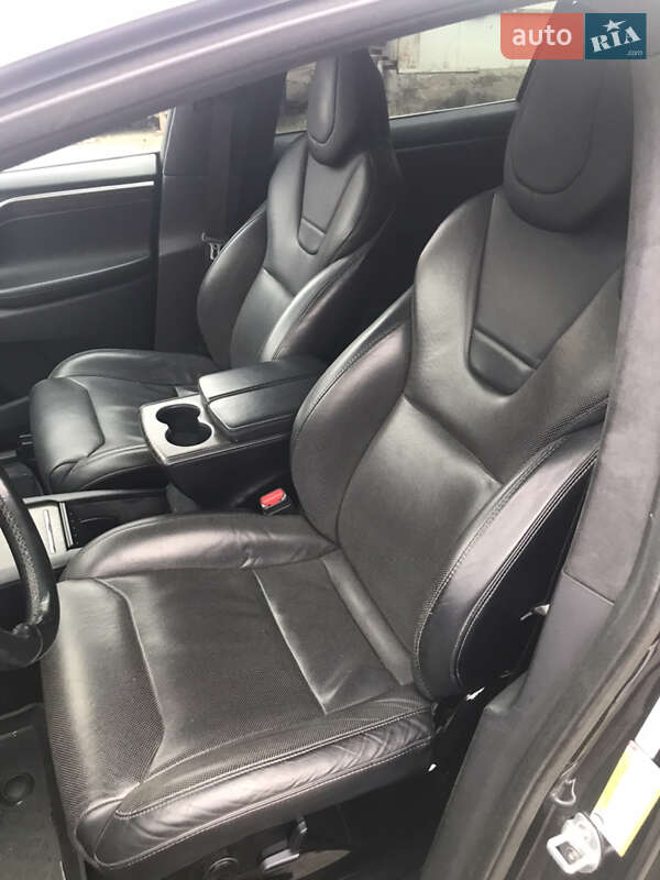 Позашляховик / Кросовер Tesla Model X 2017 в Луцьку фото 21 Позашляховик / Кросовер Tesla Model X 2017 в Луцьку
