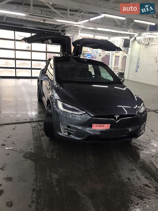 Позашляховик / Кросовер Tesla Model X 2017 в Луцьку фото 24 Позашляховик / Кросовер Tesla Model X 2017 в Луцьку