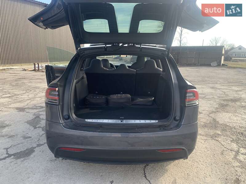 Позашляховик / Кросовер Tesla Model X 2019 в П'ятихатках