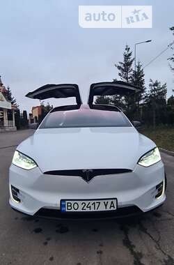 Позашляховик / Кросовер Tesla Model X 2016 в Тернополі