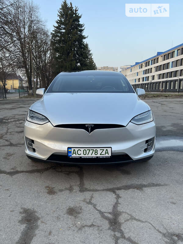 Внедорожник / Кроссовер Tesla Model X 2018 в Луцке