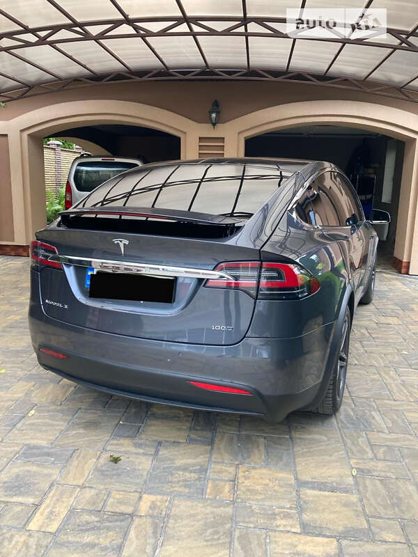 Позашляховик / Кросовер Tesla Model X 2017 в Києві