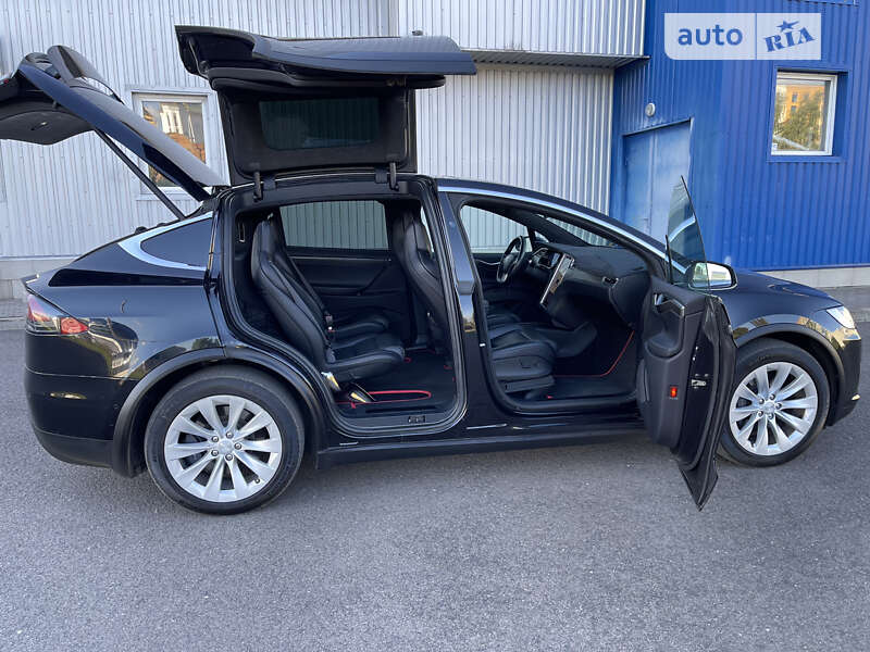 Внедорожник / Кроссовер Tesla Model X 2017 в Луцке фото 26 Внедорожник / Кроссовер Tesla Model X 2017 в Луцке